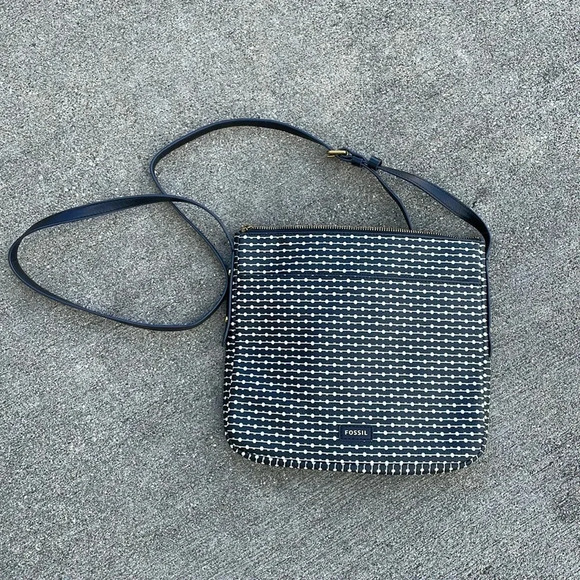 Fossil Crossbody Black White Geometric Fiona Gemma - Picture 1 of 6